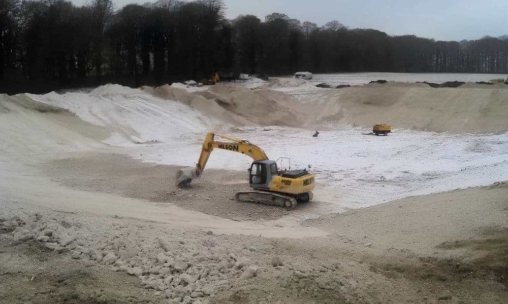 Construction of a irrigation lagoon providing long-term water storage for agriculture